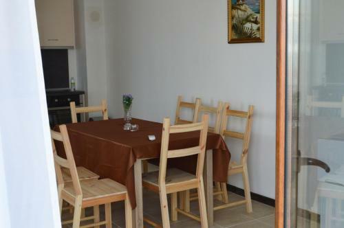 Aquamarine Apartments