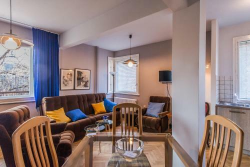Colorful Two Bedroom Apartment Next To Serdika Center Sofia