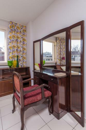 Colorful Two Bedroom Apartment Next To Serdika Center Sofia