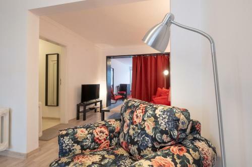 Lz Spacious One Bedroom Apartment In Top Centre