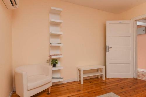 Spacious And Cozy 3 Br Apartment In Downtown Sofia