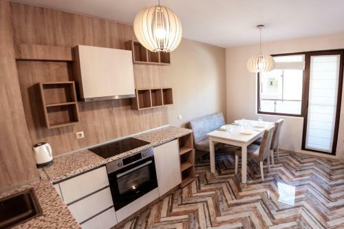 Bright 1bdr Apartment With A Balcony