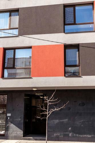 Bright 1bdr Apartment With A Balcony
