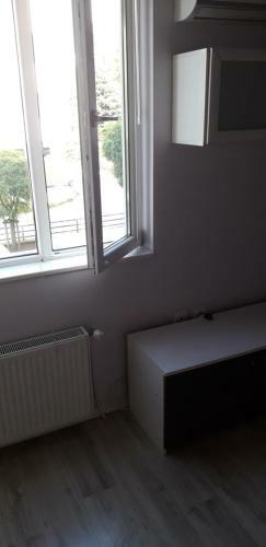 Small Luxury Apartment In A Top Location In Mladost 1a