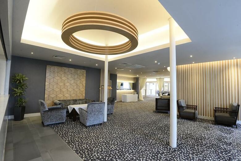 Hotel Ten Square