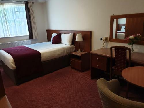 Ivanhoe Inn And Hotel