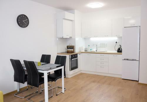 Apartamento ? Moderno ? 1 -bedroom With Parking & Patio