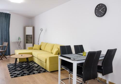 Apartamento ? Moderno ? 1 -bedroom With Parking & Patio