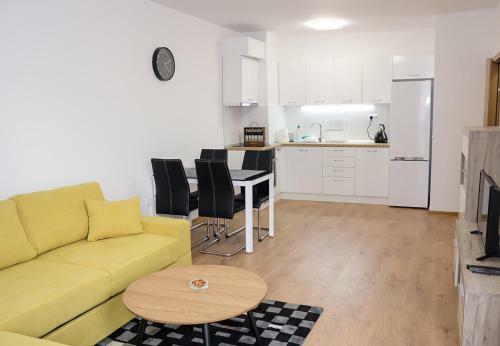 Apartamento ? Moderno ? 1 -bedroom With Parking & Patio