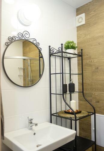 Apartamento ? Moderno ? 1 -bedroom With Parking & Patio