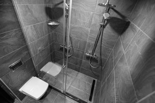 R-varna Deluxe Apartments