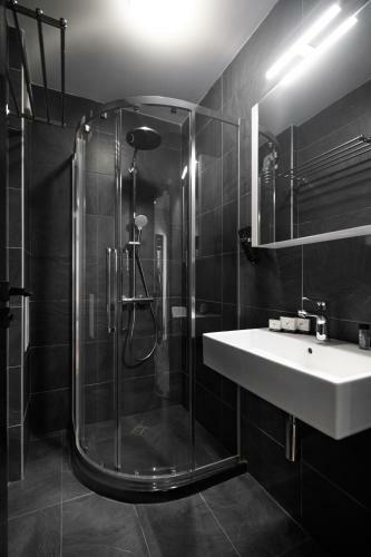 R-varna Deluxe Apartments