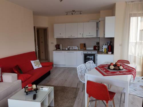 By The Waves Luxury Beach Apartment