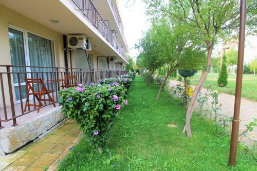 Holiday-orchid Menada Apartments