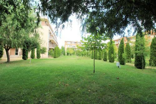 Holiday-orchid Menada Apartments