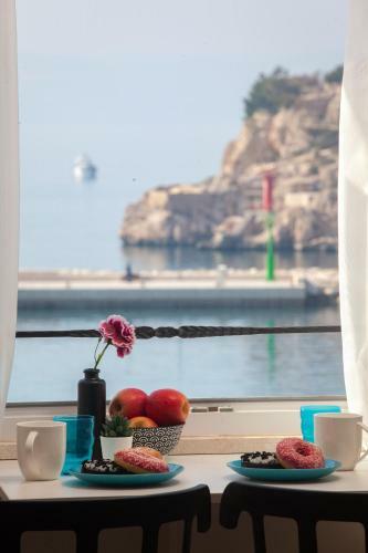 Seafront Center Apartment Fyaka