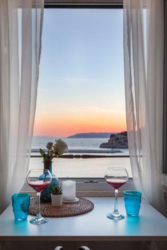 Seafront Center Apartment Fyaka