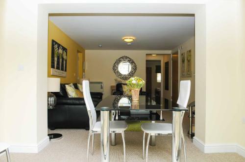 Alderman Apartments Cotham Lawn