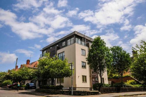 Alderman Apartments Cotham Lawn