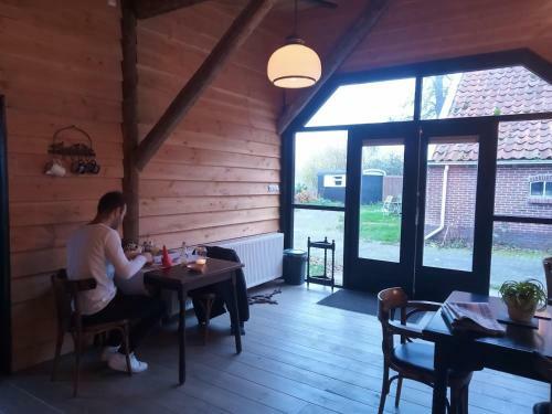 Bed & Breakfast Boerderijkamer Zwanebloem