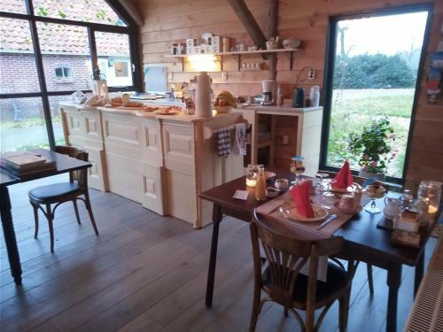 Bed & Breakfast Boerderijkamer Zwanebloem