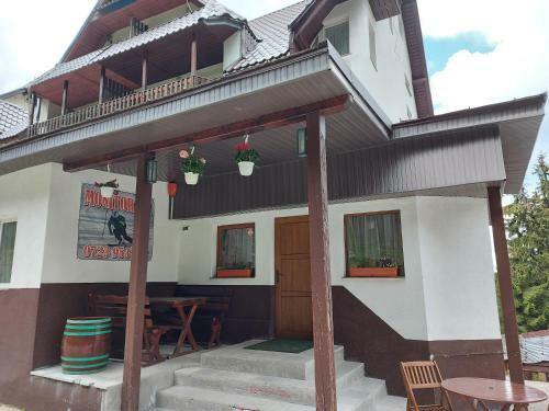 Hostal Vila Fra?ii Jderi