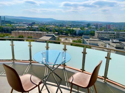 Cityscape Apartment Near Palas Mall