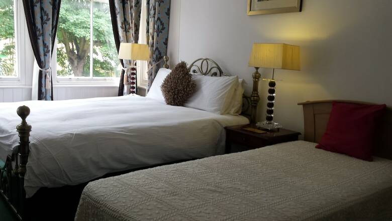 Hostal Shearwater