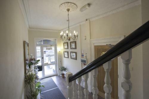 Mowbray Apartments