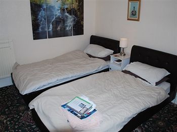 Hostal Mayville Guest House