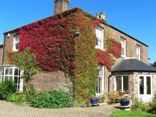 Hostal Marton Grange Country House