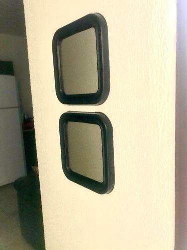 Casa Decorada Com Estacionamento, Bem Localizada
