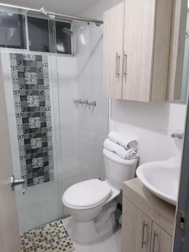 Apartamento 4 Alcobas Apto Amoblado Piscina Enseguida Unicentro