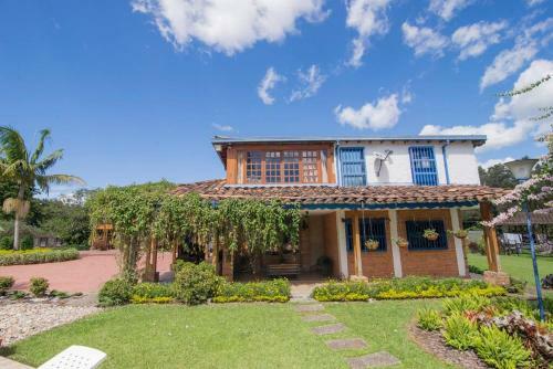Stunning Llanogrande Paradise Villa / Pool & Jacuzzi