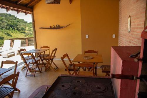 Chal� Master Com Piscina De Borda Infinita