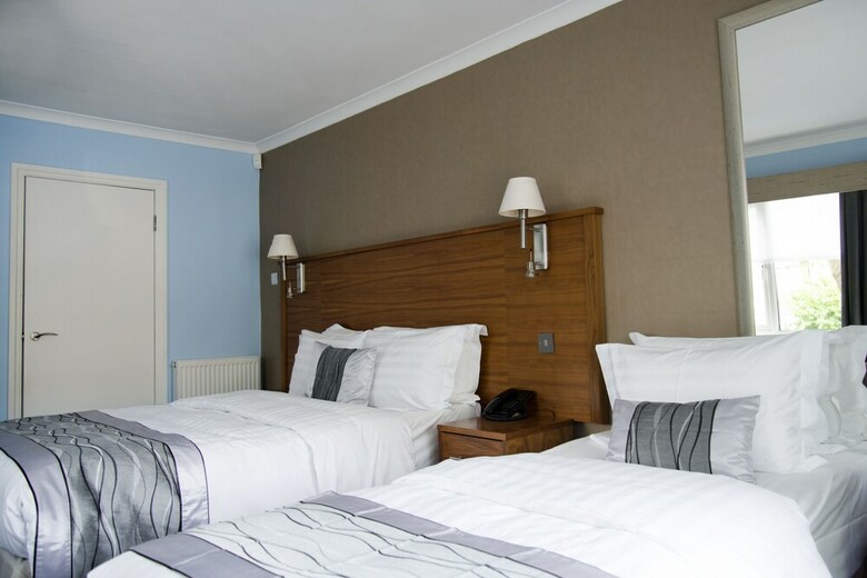 The New London Carlton Hotel