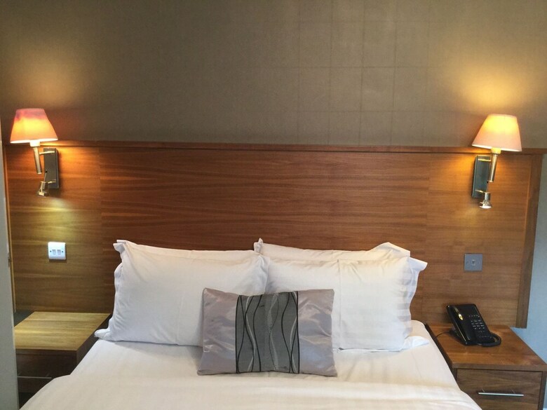 The New London Carlton Hotel
