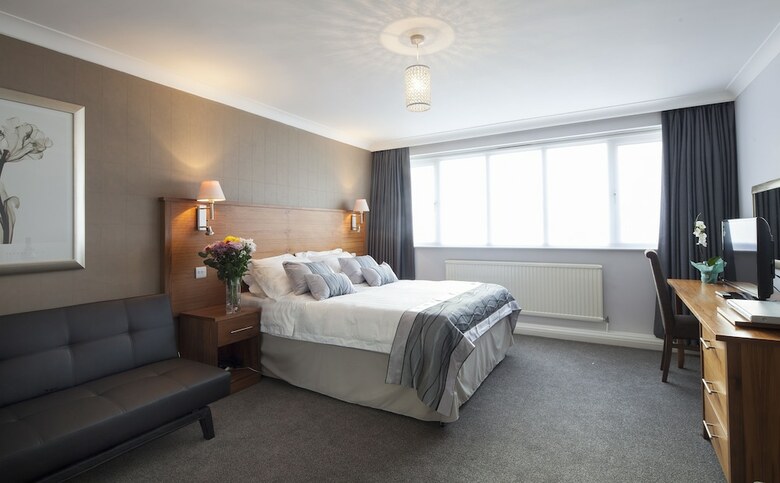 The New London Carlton Hotel