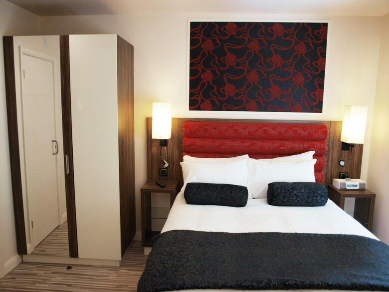 Hotel Simply Rooms & Suites