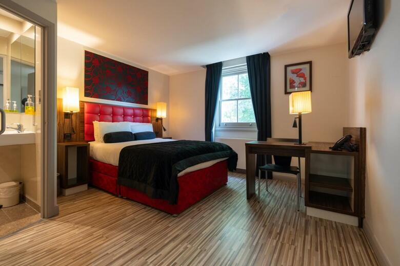 Hotel Simply Rooms & Suites