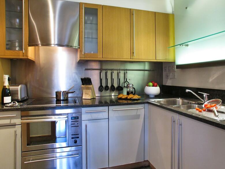 Kings Wardrobe Apartments By Bridgestreet