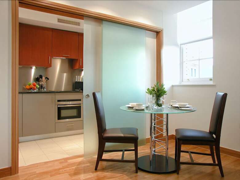 Kings Wardrobe Apartments By Bridgestreet