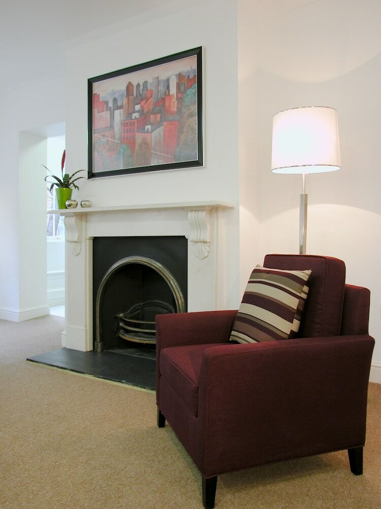 Kings Wardrobe Apartments By Bridgestreet
