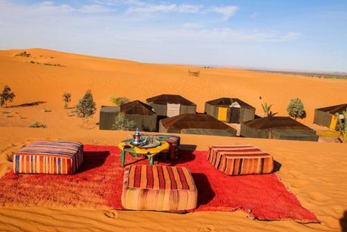 Bed & Breakfast Camp Desert Nomad Tour