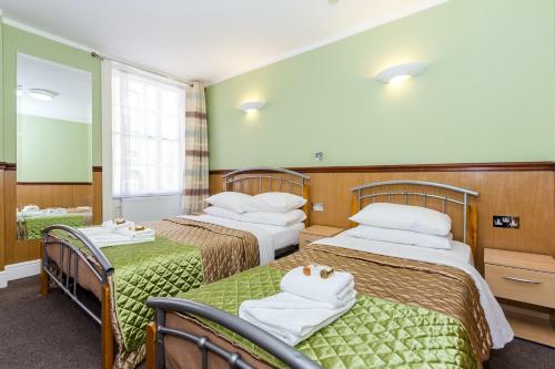 Hostal Gower House Hotel