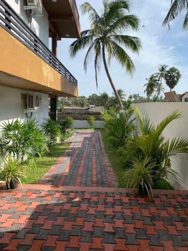 Hotel Tandoori Hut Inn Arugambay