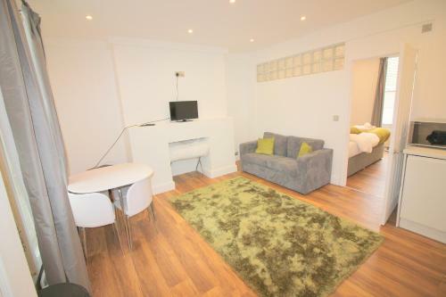 Regency House Apartments