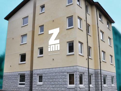 Zinn Apartments - The Royals