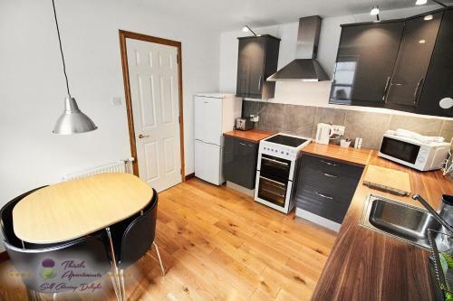 Thistle Apartments - Berry Apartment