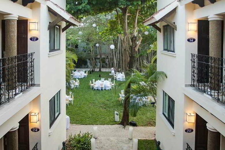 Nina Hotel & Beach Club